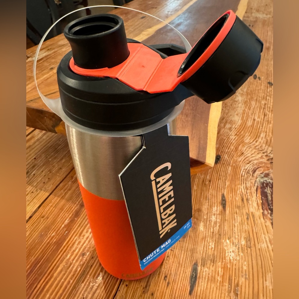 🐪CamelBak Insulated Stainless Steel Water Bottle, NWT!